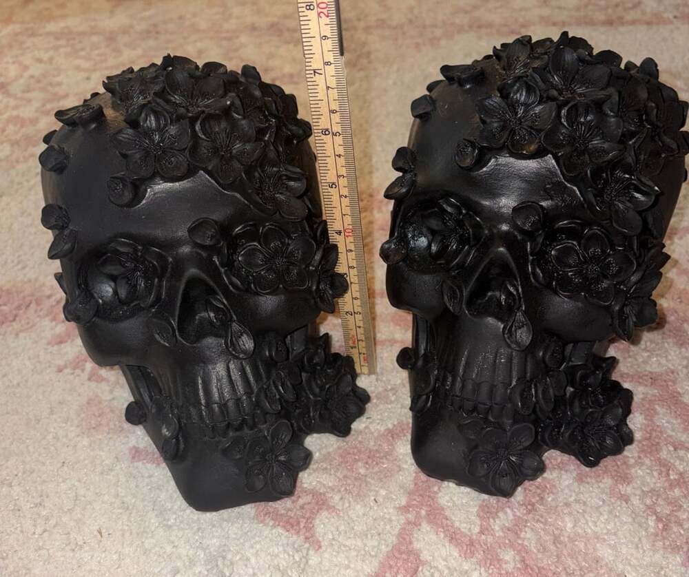 Black Skulls With Flowers Gothic Decor Set